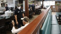 Заявленията за безработица в САЩ растат с над 1 млн. броя за осма поредна седмица