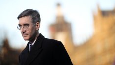 Лидерът на консервативните евроскептици е все по-склонен на компромис за Brexit