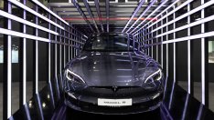Акциите на Tesla се сринаха с 10% след спад на печалбата заради по-ниските цени