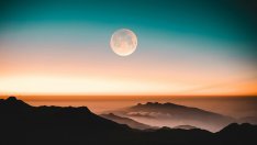 Русия и Китай искат да издигнат ядрена централа на Луната