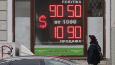 Руснаците няма да могат да теглят повече от 10 000 долара от сметки във валута