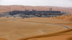 ОПЕК отчете 30-годишен връх на петролния добив през април