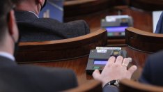 Депутатите одобриха на първо четене удължаване на бюджетната процедура