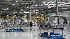 Най-новият американски завод за автомобили подчертава роботизацията в индустрията