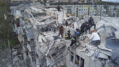 Китайският министър на отбраната посещава Русия, атаки в Донецк