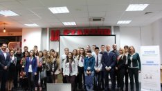 Обучение във финансова грамотност ще променя живота на гимназисти