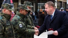 Красимир Каракачанов: Ще започне модернизация на танкове Т-72