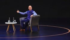 Джеф Безос слиза от трона на Amazon  