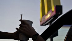 Недостигът на млечни шейкове в McDonald's показва затегнатия трудов пазар на Острова