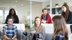 Прегарянето и стресът карат все повече фирми да работят по 4 дни седмично