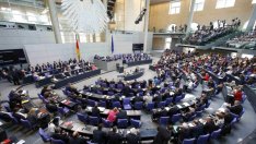 Над половината германци не одобряват сделката с Гърция