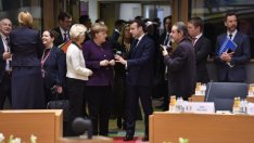 С облекчаването на ограничениятa се изпарява подкрепата за европейските лидери 