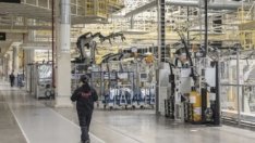 Китай с ръст на индустриалната продукция за пръв път от началото на епидемията