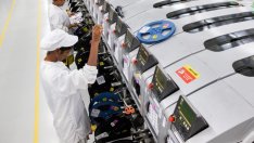 Печалбата на поддоставчика на Apple Hon Hai се срина с почти 90%