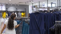 34% от интернет потребителите у нас купуват дрехи поне веднъж месечно