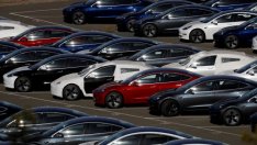 Мъск: Клиентите на Tesla ще трябва да запазят търпение 