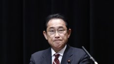 Одобрението на японския премиер пада заради изпускането на водата от „Фукушима“