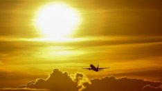 Авиокомпаниите очакват свиване на загубите през 2022 г.