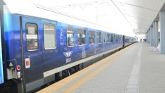 Първият български влак с модернизирани вагони отпътува от София за Бургас