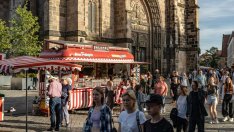 Потребителите в еврозоната очакват по-висока инфлация през следващите 12 месеца