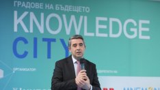 Плевнелиев: В България има мечтатели, които я променят към добро