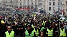 „Жълтите жилетки“ призовават за масово теглене на спестявания от банките 