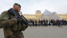 Франция е първа туристическа дестинация за 2016 г. въпреки атентатите