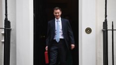 МВФ: Обединеното кралство се нуждае от 30 млрд. паунда да стабилизира дълга си