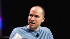 Двама от съоснователите на OpenAI се оттеглят от компанията