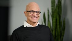 Сатя Надела чества 10 години начело на Microsoft. Какво обаче му предстои?