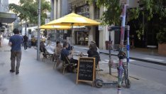 Ръстът на продажбите на дребно в Австралия надмина прогнозите на икономистите