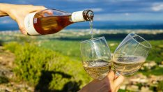 Износът на френско вино и алкохол се свива през 2023 г., но остава висок