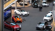 Mercedes очаква натиск върху маржовете на печалба заради по-високи разходи и по-слабо търсене