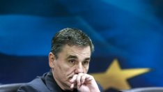 Гръцкият финансов министър достигна до Лагард на фона на буксуващите преговори