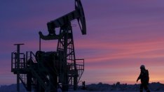 Цените на петрола се сринаха с между 4,5 и 5% в азиатската търговия*