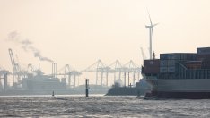 Рейтингови агенции: Само митата на САЩ няма да доведат до понижаване на рейтинга на ЕС