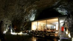 В Швейцария вече може да нощувате във военен бункер