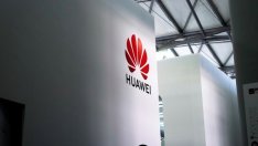 Huawei отвръща на удара със закриването на работни места в САЩ