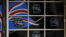 Не трябва да се правят трагедии от историческия срив на британския БВП