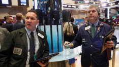 Търговията на Wall Street е в тесни граници преди гласуването на здравната реформа*