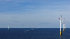 Големите петролни компании заменят нефтените платформи с вятърни ферми