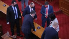 Горанов: Няма друг вариант освен нов дълг