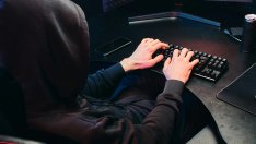 Международните власти разбиха голям уебсайт за онлайн измами