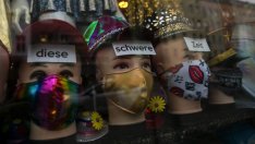 САЩ трябва да последват Европа в адаптацията й към коронавируса