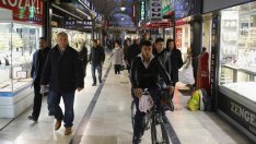 Продажбите на дребно в Турция се свиват за трети месец подред през ноември