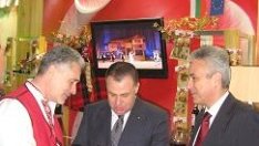 Български фирми представят в Париж козметика от розово масло, вина и сирена