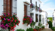 Източноевропейци купуват имоти на Запад, докато Путин засилва "войната на нерви"