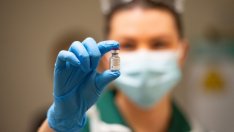 Великобритания: Хора с тежки алергични реакции да не слагат ваксината на Pfizer