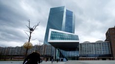 Силното евро и студеното време отново забавят растежа на еврозоната