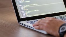 Българите се преквалифицират най-много за програмисти